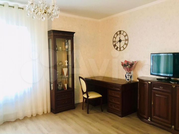 3-к. квартира, 81 м², 3/6 эт.