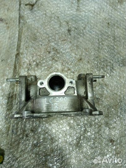 Фланец вентиляции картерных газов Toyota Land