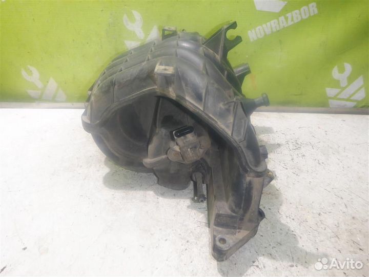 Коллектор впускной Фольксваген Гольф 4 Бора