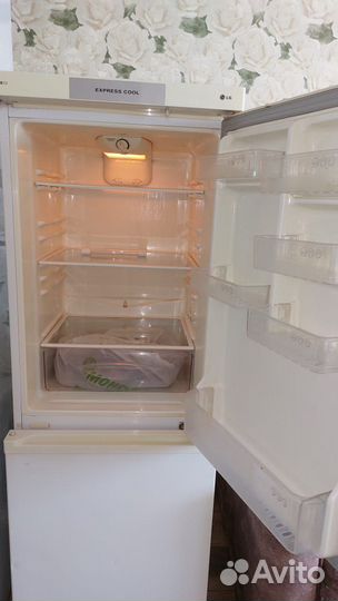 Холодильник LG