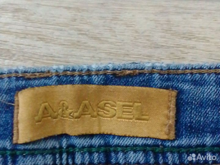 Шорты джинсовые