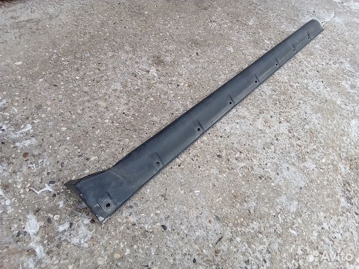 Накладка порога правая Toyota Hilux Serf 185