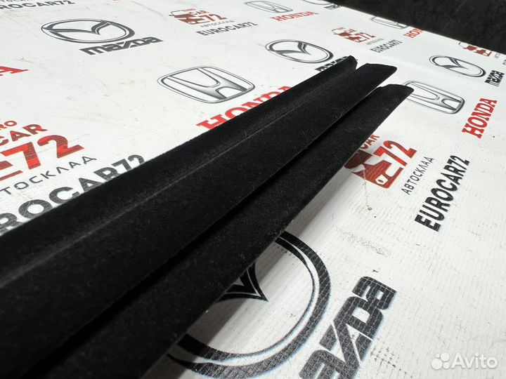 Уплотнитель стекла задний Mazda CX-5 KF 2017-2024