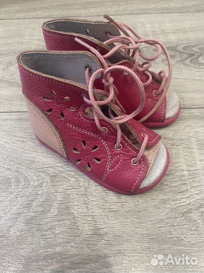 Ортопедические сандалии