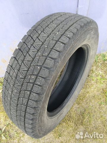 Bridgestone Blizzak DM-V1 215/70 R17