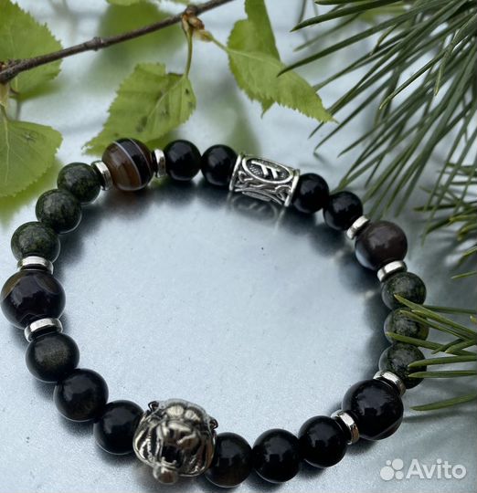 Браслет из натуральных камней с рунами