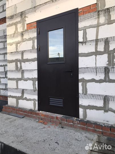 Теплые входные двери с терморазрывом