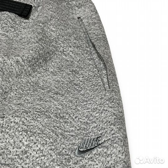 Спортивные штаны Nike Tech Pack