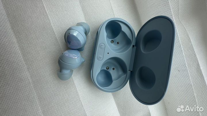 Наушники samsung galaxy buds plus (голубые)
