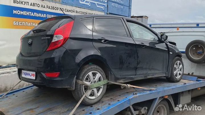 Воздуховод радиатора верхний Hyundai Solaris 29135-1R000