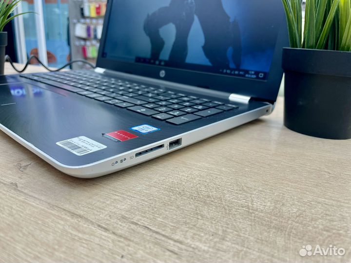 Ноутбук HP i3-6/ 8Gb/ Radeon R5/ SSD