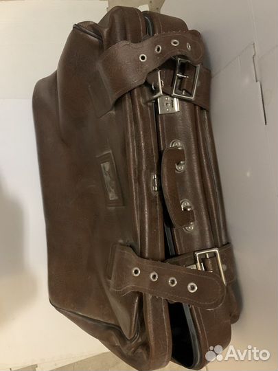 Старинный чемодан кожаный винтажный