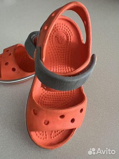 Сандали crocs