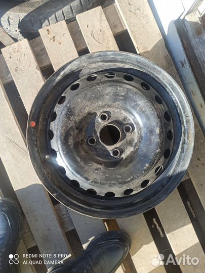 Штампованный диск на форд фокус r15