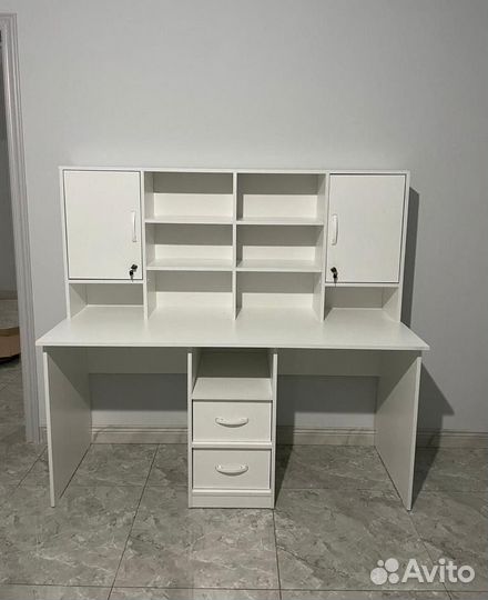 Письменный стол