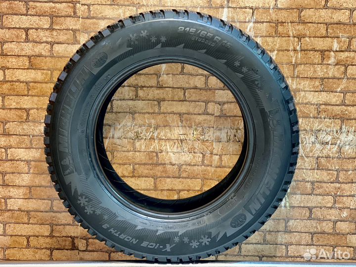 Michelin Latitude X-Ice North 3 215/65 R16 102T