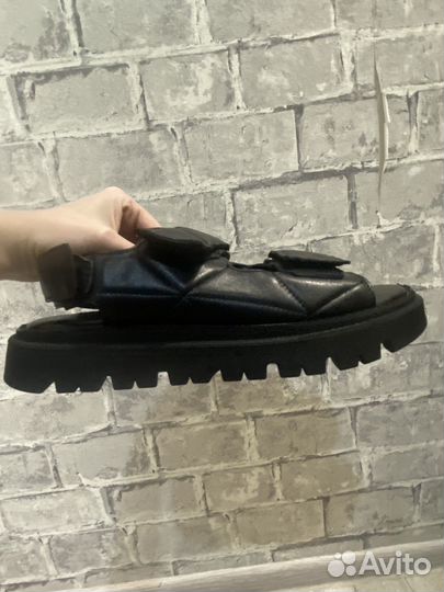 Сандалии женские 38