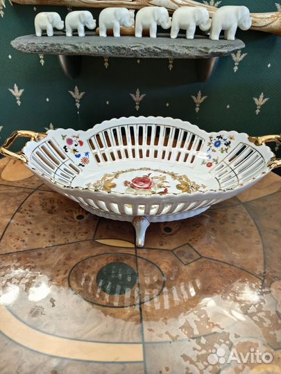 Ваза для фруктов на ножках фарфор