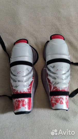 Щитки хоккейные 14