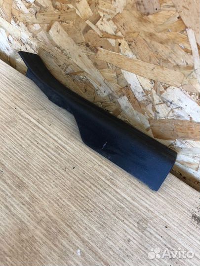 Накладка на порог салона задняя левая