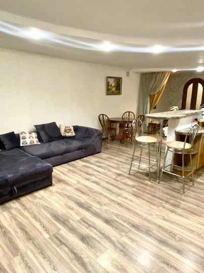 3-к. квартира, 98,5 м², 15/17 эт.