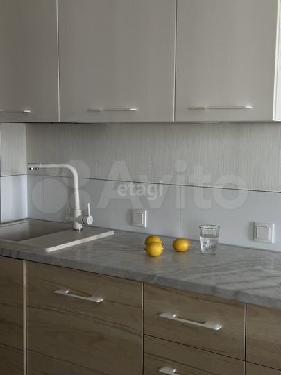 2-к. квартира, 55,3 м², 12/17 эт.