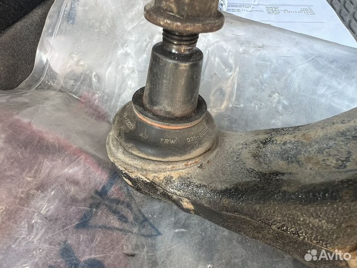Рычаг передний правый TRW touareg 1