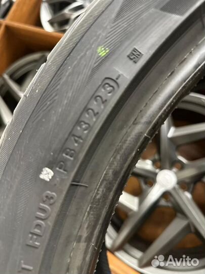 Yokohama Advan Sport V105 285/35 R22 106Y