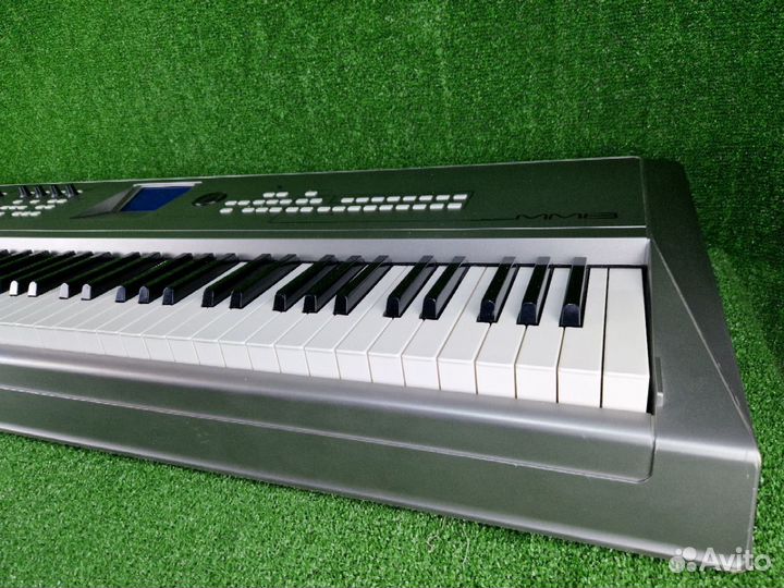 Синтезатор Yamaha MM8