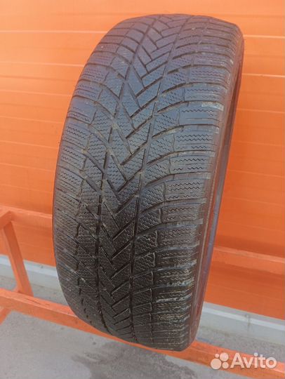 Bridgestone Blizzak LM-005 245/45 R20