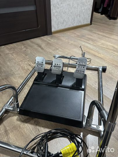 Стойка для игрового руля