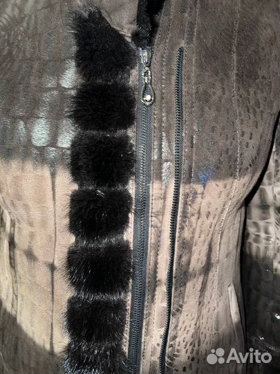 Дубленка натуральная женская, овчина, с капюшоном