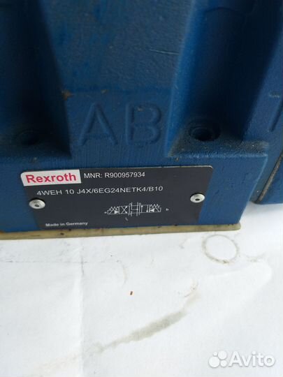 Клапан Rexroth 4WEH10J4X/6EG24netk4/B10 R900957934