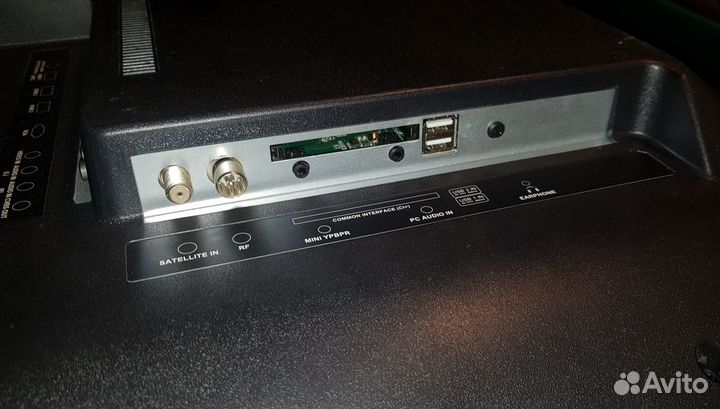 Телевизор Thomson T40D21SF-01B (На запчасти)