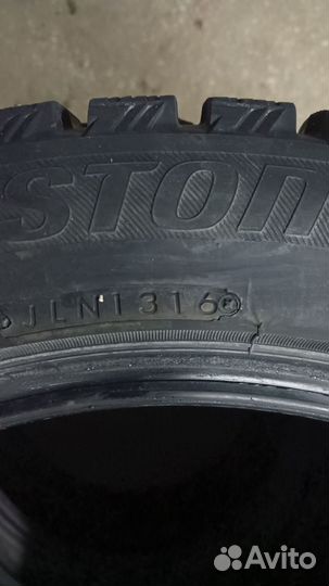 Bridgestone Blizzak Spike-01 245/45 R17 T