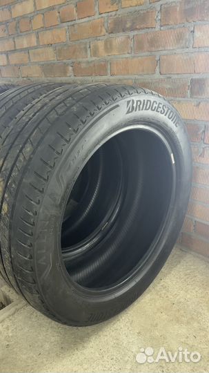 Bridgestone Alenza 001 275/45 R20 и 305/40 R20 112Y