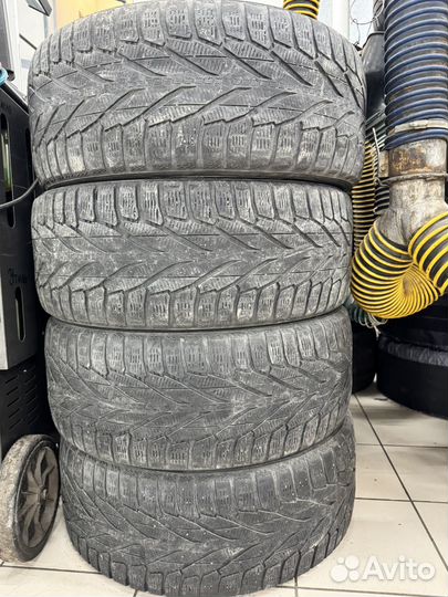 Nokian Tyres Hakkapeliitta R2 SUV 255/45 R20