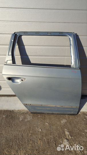 Задняя правая дверь Vw Passat B6 универсал