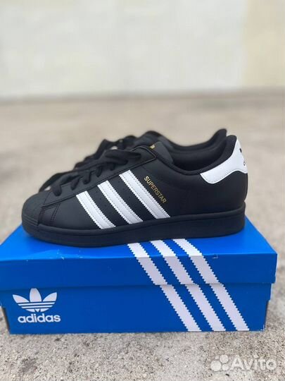 Adidas superstar black