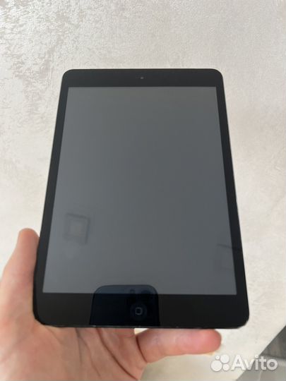 Apple iPad mini 16Gb Wi-Fi + Cellular черный