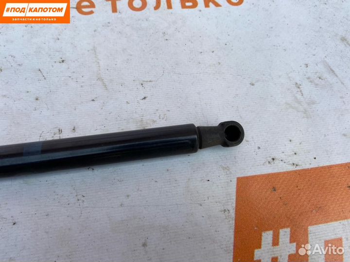 Амортизатор капота Mercedes-Benz C-Класс W204 2010