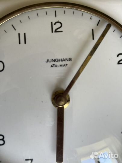 Часы настенные Junghans aTo-mat