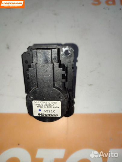 Моторчик заслонки печки Mitsubishi Outlander