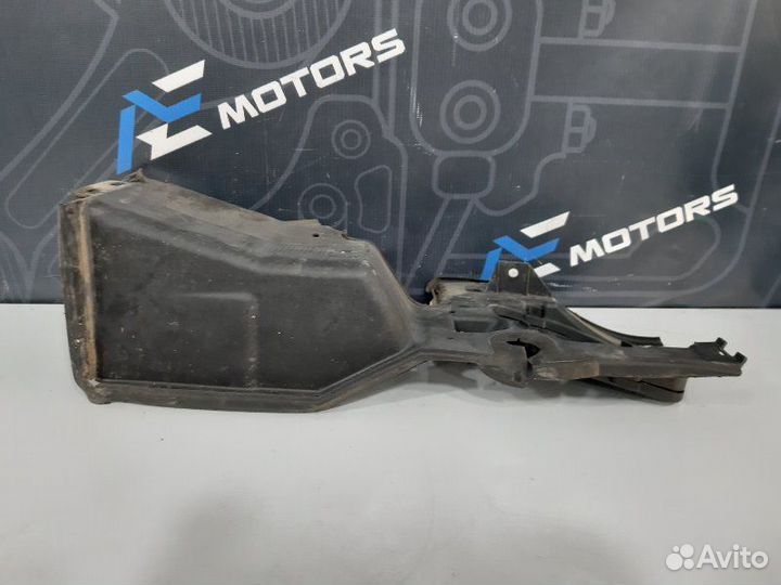 Воздуховод радиатора правый Bmw 530I E60 N52B30