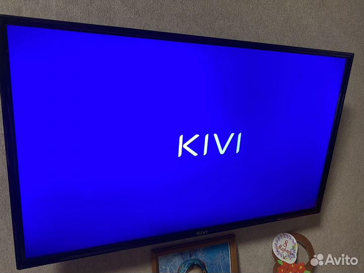 Телевизор с кранштейном