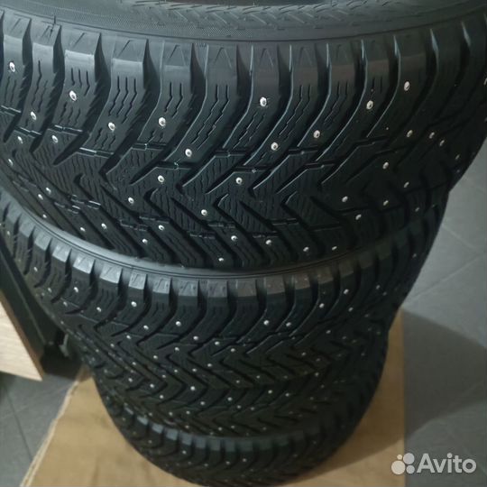 Nokian Tyres Hakkapeliitta 8 255/50 R20