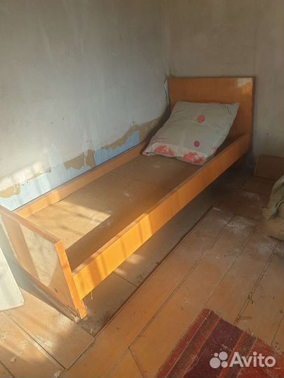 Кровать