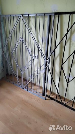 Цена за одну.Решетки на окна бу 181*150,123*150