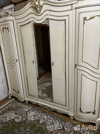 Спальный гарнитур