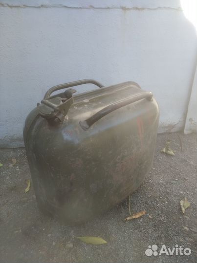 Канистра с краза